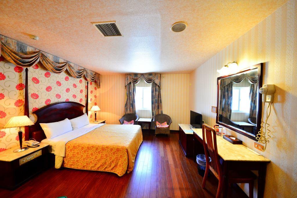 Paiwei Motel Tainan Exteriör bild