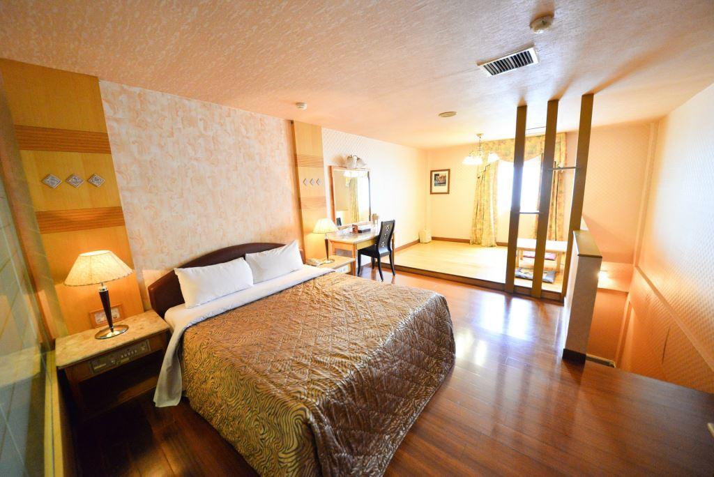 Paiwei Motel Tainan Exteriör bild